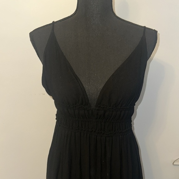 LOVE TREE Black V-Neck Maxi Dress - Picture 4 of 6